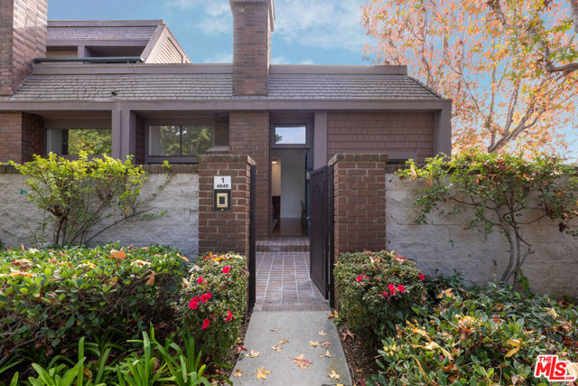 4646 Glencoe Avenue, 1 photo 2