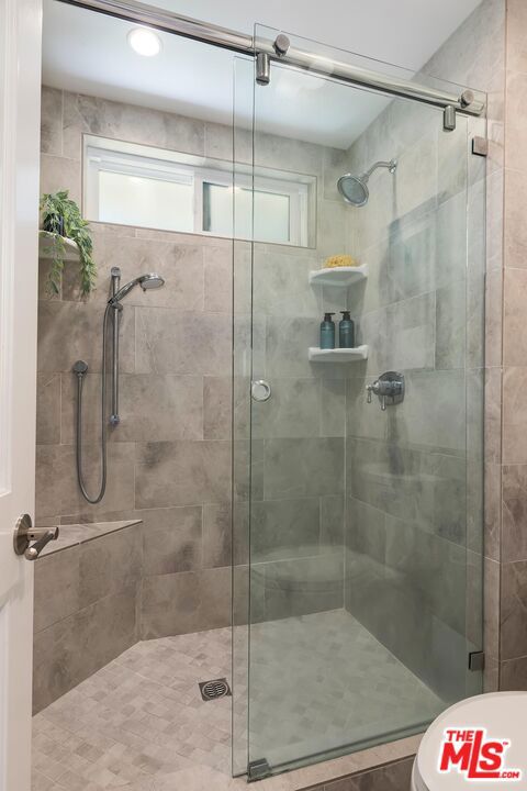 2968 Nicada Drive, Los Angeles CA: https://media.crmls.org/mediaz/73a1b019-0260-4b84-8f12-be44d55338d3.jpg