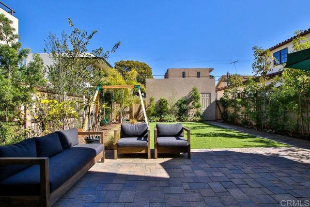 Detail Gallery Image 19 of 39 For 573 H, Coronado,  CA 92118 - 3 Beds | 3 Baths