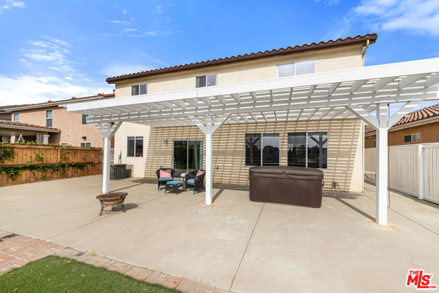13041 Mesa Verde Way, Sylmar CA: https://media.crmls.org/mediaz/73a20cb4-b40c-4d47-a40a-cc60c9f4f26a.jpg