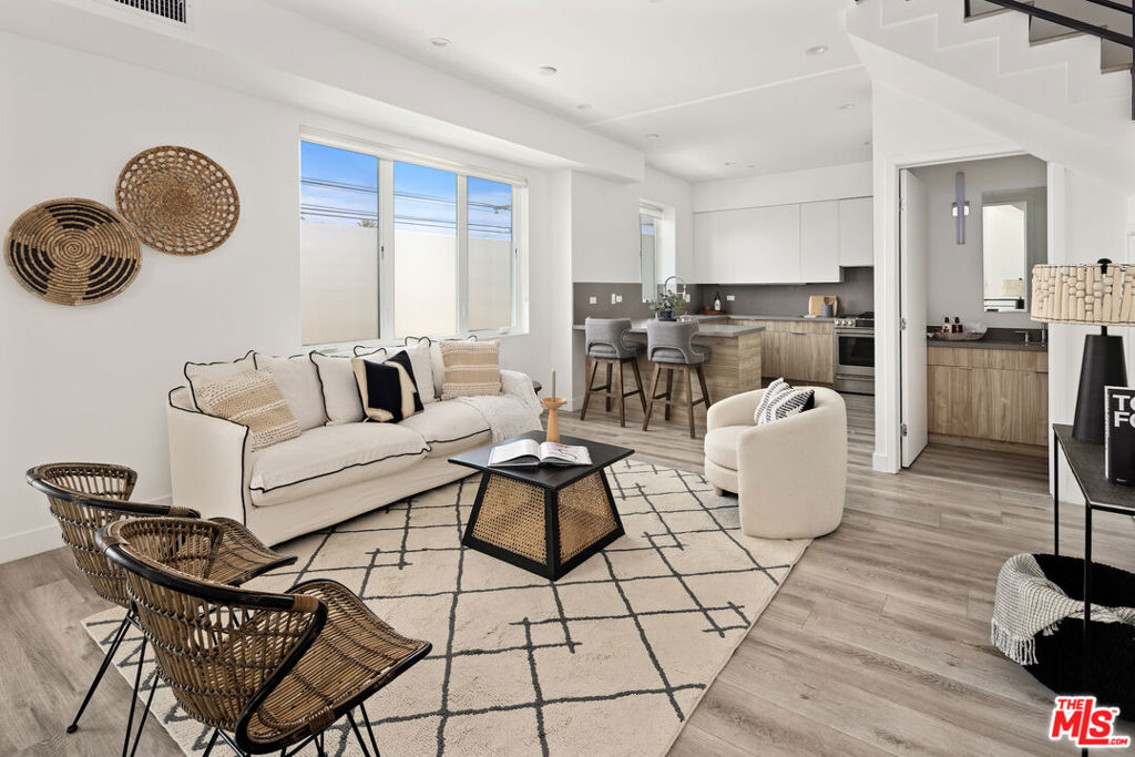 1/2 S Centinela Avenue