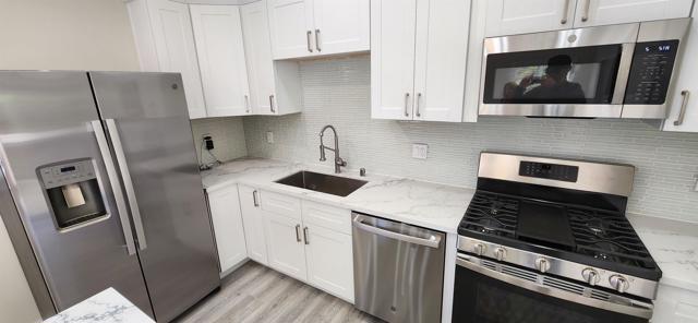 7920 Rocoso Lane, Carlsbad CA: https://media.crmls.org/mediaz/73a2921c-4a20-42d5-903a-dbd9380fd253.jpg