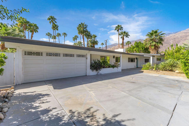 1075 E Sunny Dunes Road, Palm Springs, CA 92264