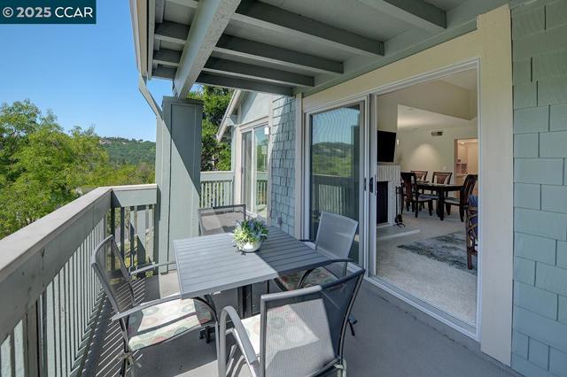 2638 Saklan Indian Dr, Walnut Creek CA: https://media.crmls.org/mediaz/73a4596a-e662-4c97-9e8b-b6fc716a0b4e.jpg