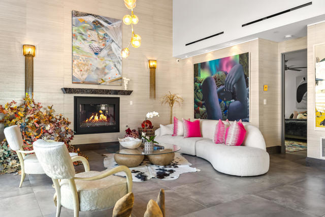 427 N Avenida Caballeros, Palm Springs CA: https://media.crmls.org/mediaz/73a4c6bf-ef2f-4216-865a-7d846c8d77d3.jpg