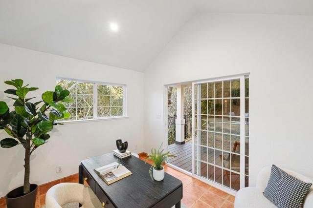 2937 San Juan Boulevard, Belmont CA: https://media.crmls.org/mediaz/73a5070e-2923-4b99-9276-cad7f946b1e0.jpg