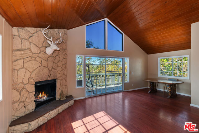 28665 Zion Drive, Lake Arrowhead CA: https://media.crmls.org/mediaz/73a534c4-2c6b-44f9-888a-e2ba47095768.jpg