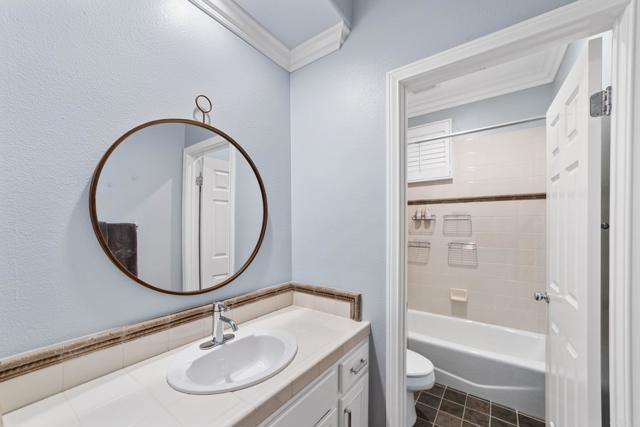 3655 Sage Canyon Drive, Encinitas CA: https://media.crmls.org/mediaz/73a546c2-04e6-427f-b6e6-9f1fb52c5e93.jpg