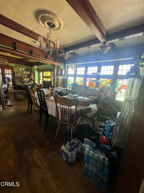 1324 Volney Drive, Los Angeles CA: https://media.crmls.org/mediaz/73a5f7e4-f4e9-431b-ac23-b8ed2c9b08ec.jpg