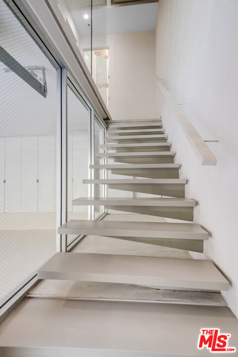 2407 San Marco Drive, Los Angeles CA: https://media.crmls.org/mediaz/73a6c31e-e491-43d4-b1d5-a6233aac6928.jpg