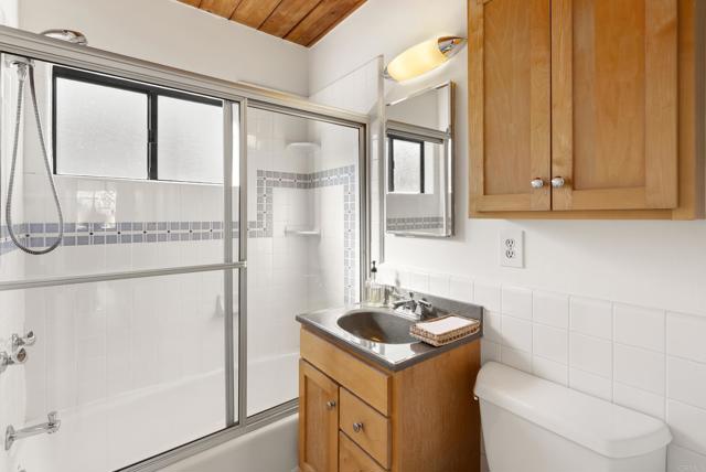 Detail Gallery Image 27 of 50 For 1004 W Walnut Ave., San Diego,  CA 92103 - 4 Beds | 3 Baths