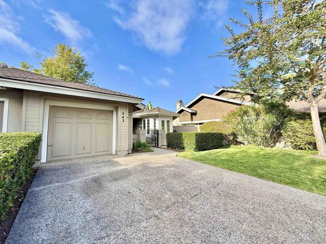 543 Rockport Ct, Encinitas CA: https://media.crmls.org/mediaz/73a71f4d-0f64-4007-9cf9-e37882be6881.jpg