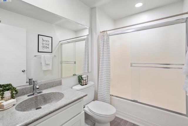 643 Contada Cir, Danville CA: https://media.crmls.org/mediaz/73a8cc08-94ab-48e2-ab71-d62c5aea7aab.jpg