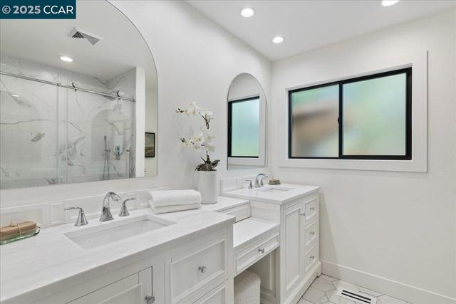 721 Sinnet Ct, Danville CA: https://media.crmls.org/mediaz/73a9dd8c-fb38-4356-8035-8b00a9882396.jpg