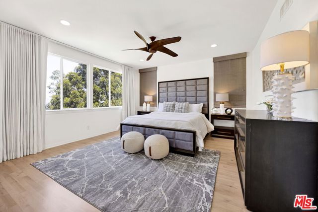 23473 Palm Drive, Calabasas CA: https://media.crmls.org/mediaz/73a9dfbe-fb3c-4fba-ab07-9617dc0ee661.jpg