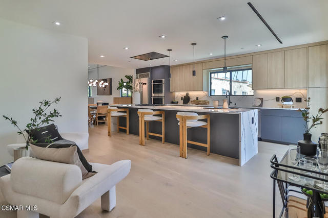 514 W Washington Boulevard, Pasadena CA: https://media.crmls.org/mediaz/73aa1a9e-0039-4820-a990-94d6c72fda26.jpg