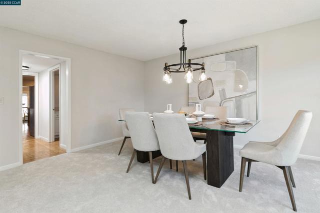 2646 Roundhill Dr, Alamo CA: https://media.crmls.org/mediaz/73aa4c01-757c-41aa-8528-c3ac06898ad7.jpg