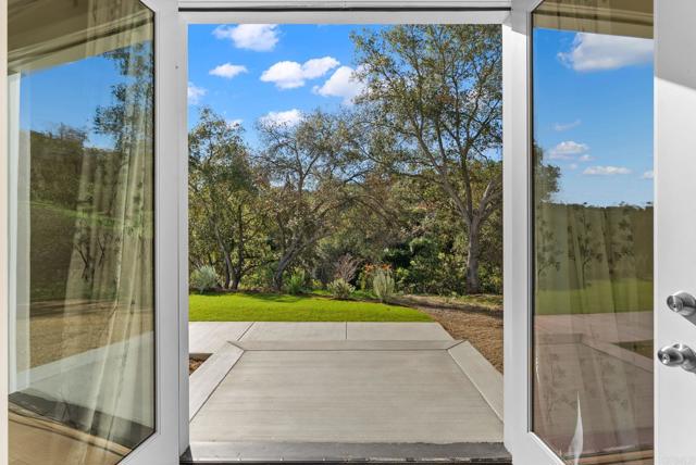 Detail Gallery Image 30 of 56 For 2747 via Del Robles, Fallbrook,  CA 92028 - 3 Beds | 3 Baths