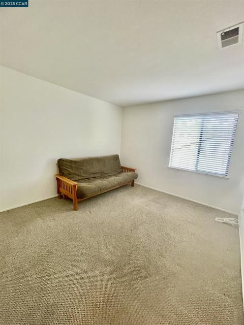1 Bluff Ct, Hercules CA: https://media.crmls.org/mediaz/73aba494-27b5-4eb4-8655-d2cf7d68fd49.jpg