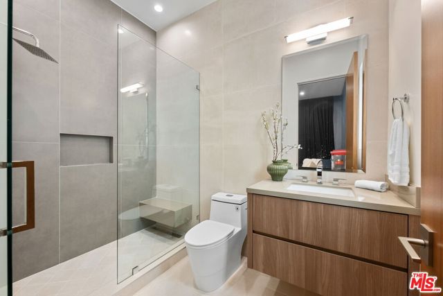 14812 Morrison Street, Sherman Oaks CA: https://media.crmls.org/mediaz/73ac1712-6531-45a9-8f79-a19ed3f7bbe8.jpg