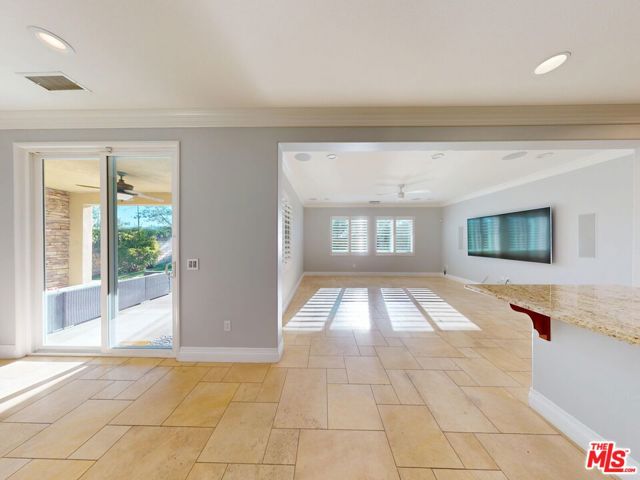 19320 Carranza Lane, Santa Clarita CA: https://media.crmls.org/mediaz/73ac183a-6cdb-4fab-bc02-730f3a549dd0.jpg