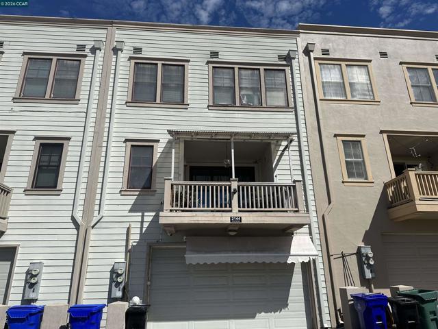 Image 4 of 30 For 2144 Railroad Ave