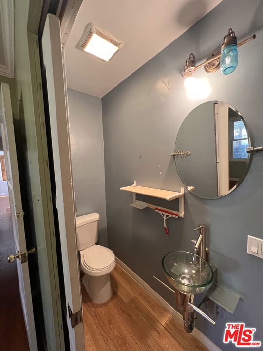 5037 W 126th Street, Hawthorne CA: https://media.crmls.org/mediaz/73ac34ba-c33a-4db6-a09d-cae90db72862.jpg