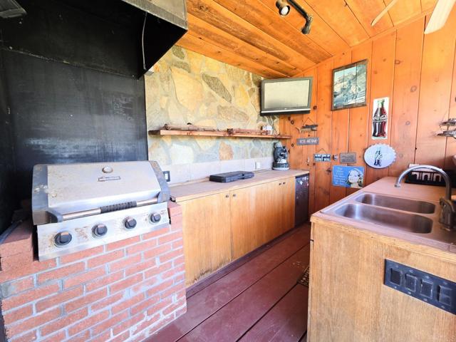 1804 El Cajon Lane, Ramona CA: https://media.crmls.org/mediaz/73acd7d2-4522-4e44-8121-2b423007abaf.jpg