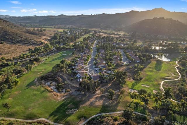 3071 Sprucewood Ln, Escondido CA: https://media.crmls.org/mediaz/73acde01-753c-4f8f-837c-d888cdd0b164.jpg