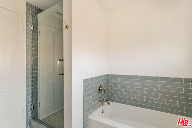 5635 S Chariton Avenue, Los Angeles CA: https://media.crmls.org/mediaz/73acea67-1a80-4f11-8cd5-14e957f85d43.jpg