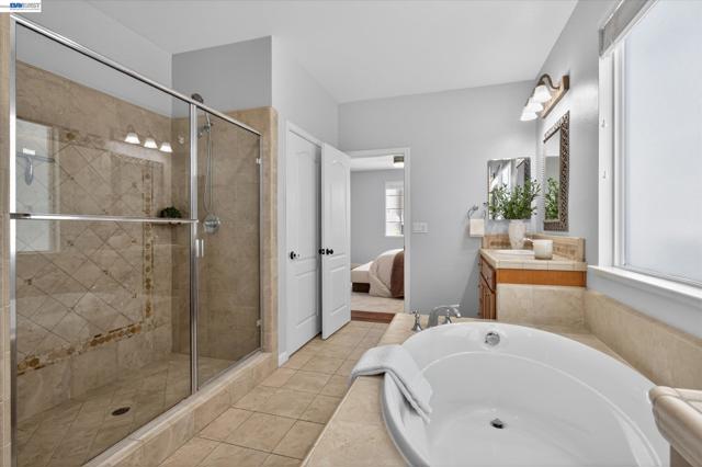 5880 Hillbrook Pl, Dublin CA: https://media.crmls.org/mediaz/73ad8645-278c-443f-a4f4-b26b434ff2bf.jpg