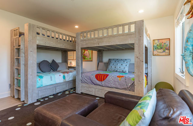 1045 Cold Canyon Road, Calabasas CA: https://media.crmls.org/mediaz/73adf8f0-8c42-4952-81e9-c8817efff8d6.jpg