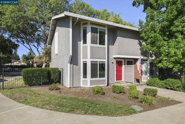 2830 Royal Ann Ln, Concord CA: https://media.crmls.org/mediaz/73ae41ae-e20f-4315-9561-8ce77afb6fc2.jpg
