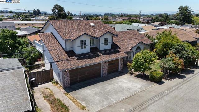 4095 Robin Ln, Castro Valley CA: https://media.crmls.org/mediaz/73af06bb-a9df-4127-9689-d13b316dcd1d.jpg