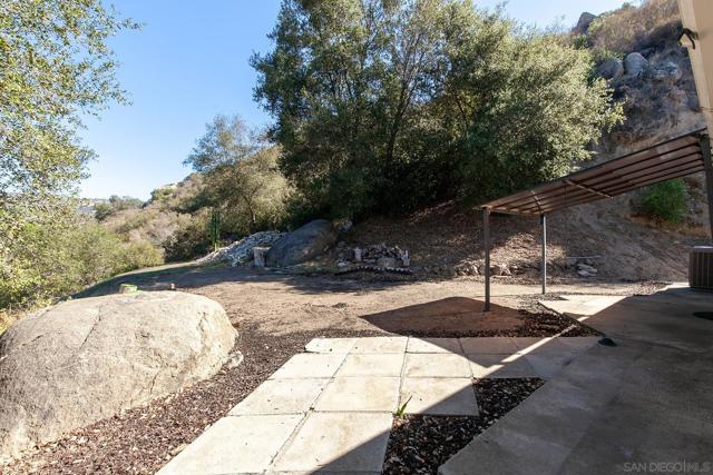 1167 Peutz Valley Rd, Alpine CA: https://media.crmls.org/mediaz/73af565b-0178-48dd-bf55-3e9a1a189084.jpg