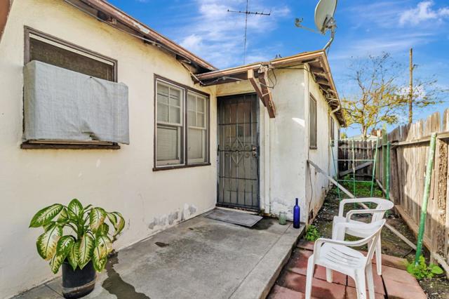718 N 16th Street, San Jose CA: https://media.crmls.org/mediaz/73afe46f-5db9-40d1-ac5f-a70526b06b44.jpg