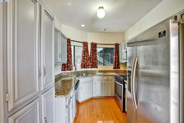 3402 Pinewood Ter, Fremont CA: https://media.crmls.org/mediaz/73b02dc6-bee1-4fe8-bbfa-8f149cec84c7.jpg