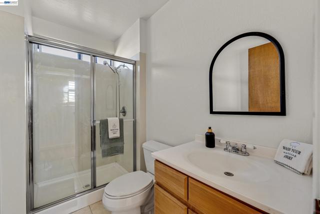 Image 28 of 47 For 15126 Andover St