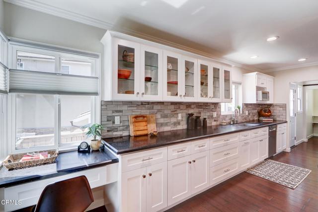 Detail Gallery Image 16 of 37 For 1255 Oak Circle Dr, Glendale,  CA 91208 - 3 Beds | 2 Baths