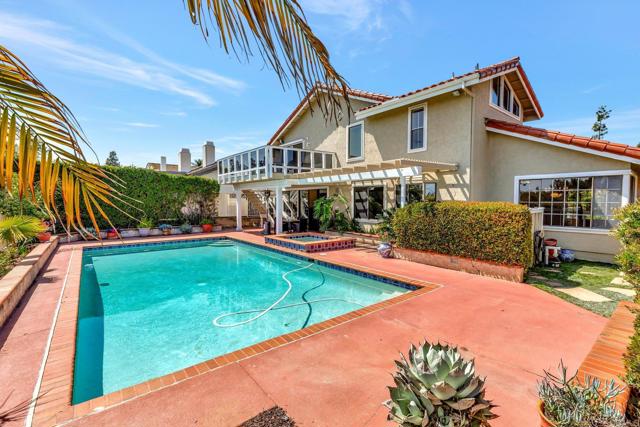 1211 Countrywood Lane, Vista CA: https://media.crmls.org/mediaz/73b14392-0acc-43e1-aa50-89376b4d527a.jpg