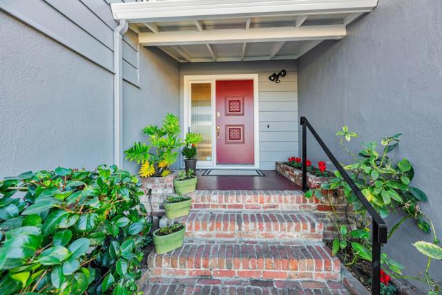 20 Queen Anne Court, Millbrae CA: https://media.crmls.org/mediaz/73b190ac-a13d-4483-a869-6d099d95c676.jpg