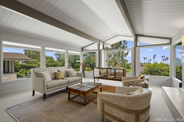 5931 Citadel CIR, La Jolla CA: https://media.crmls.org/mediaz/73b1b10d-1c83-48b1-82e1-dbccf769a919.jpg