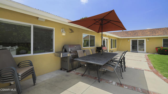 876 Emerson Street, Thousand Oaks CA: https://media.crmls.org/mediaz/73b1b736-5829-45a3-b252-648b453e9b5b.jpg
