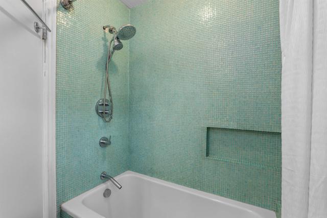 Detail Gallery Image 23 of 29 For 107 Clubhouse Ave, Venice,  CA 90291 - 2 Beds | 1 Baths