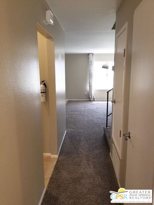 1816 N Mira Loma Way, Palm Springs CA: https://media.crmls.org/mediaz/73b34c51-ff1c-4d47-aa49-39fa4e6a681d.jpg