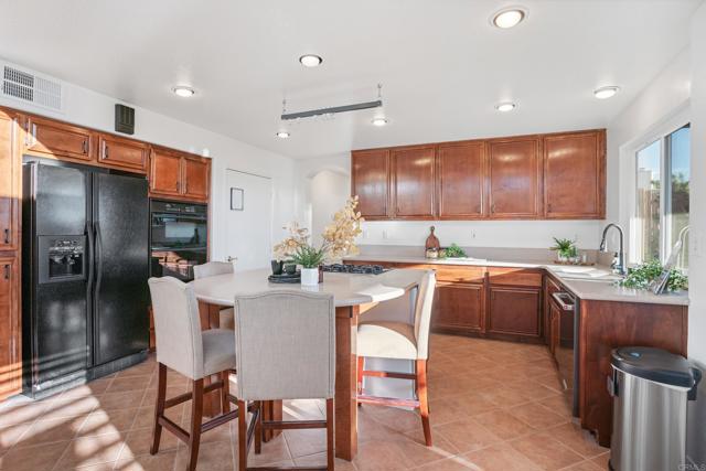 Detail Gallery Image 16 of 31 For 2288 Boulders Ct, Alpine,  CA 91901 - 4 Beds | 3 Baths