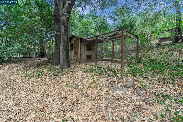 9 Wanda Way, Martinez CA: https://media.crmls.org/mediaz/73b405e5-9ee5-4e10-9791-113401d4194c.jpg