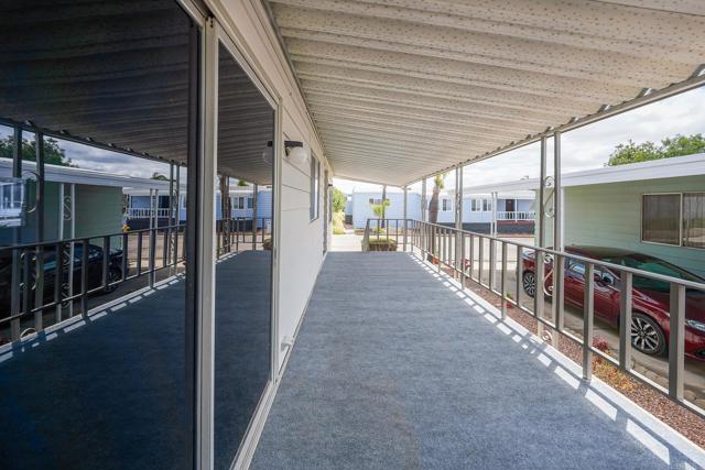 1212 H Street, Ramona CA: https://media.crmls.org/mediaz/73b53ce8-00a5-4fdc-ba4c-70e7aa108dff.jpg