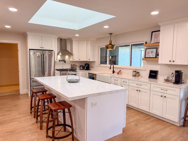 215 Rays Circle, Hollister CA: https://media.crmls.org/mediaz/73b57330-4948-45ca-a59c-b5e389e0780c.jpg