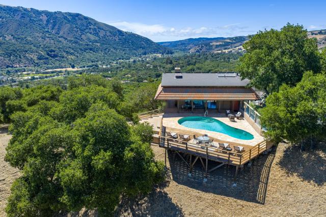 9 De Amaral Road, Carmel Valley CA: https://media.crmls.org/mediaz/73b5a9f4-a11d-4e76-8ae5-a8f210ff1fb3.jpg